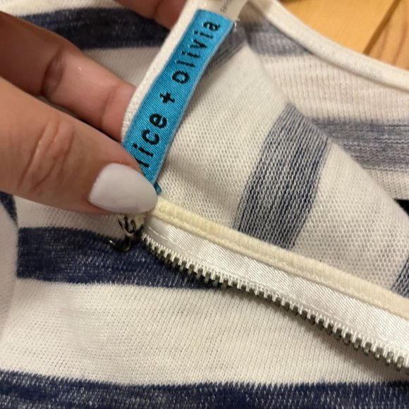 Alice + Olivia Stefan Striped Short-Sleeve Dress - Picture 3 of 8